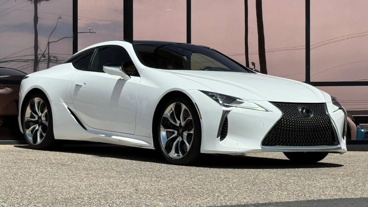 Used 2018 Lexus LC 500 Coupe w/ Sport Package RWD image 17