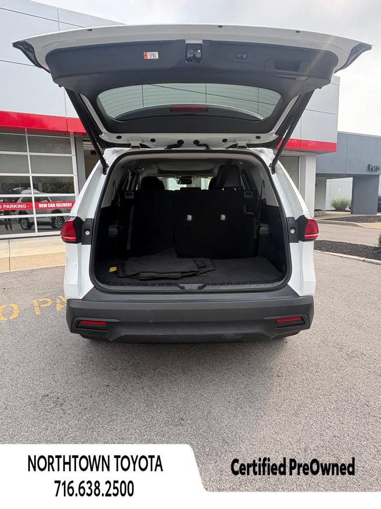 Used 2025 Toyota Grand Highlander AWD image 9