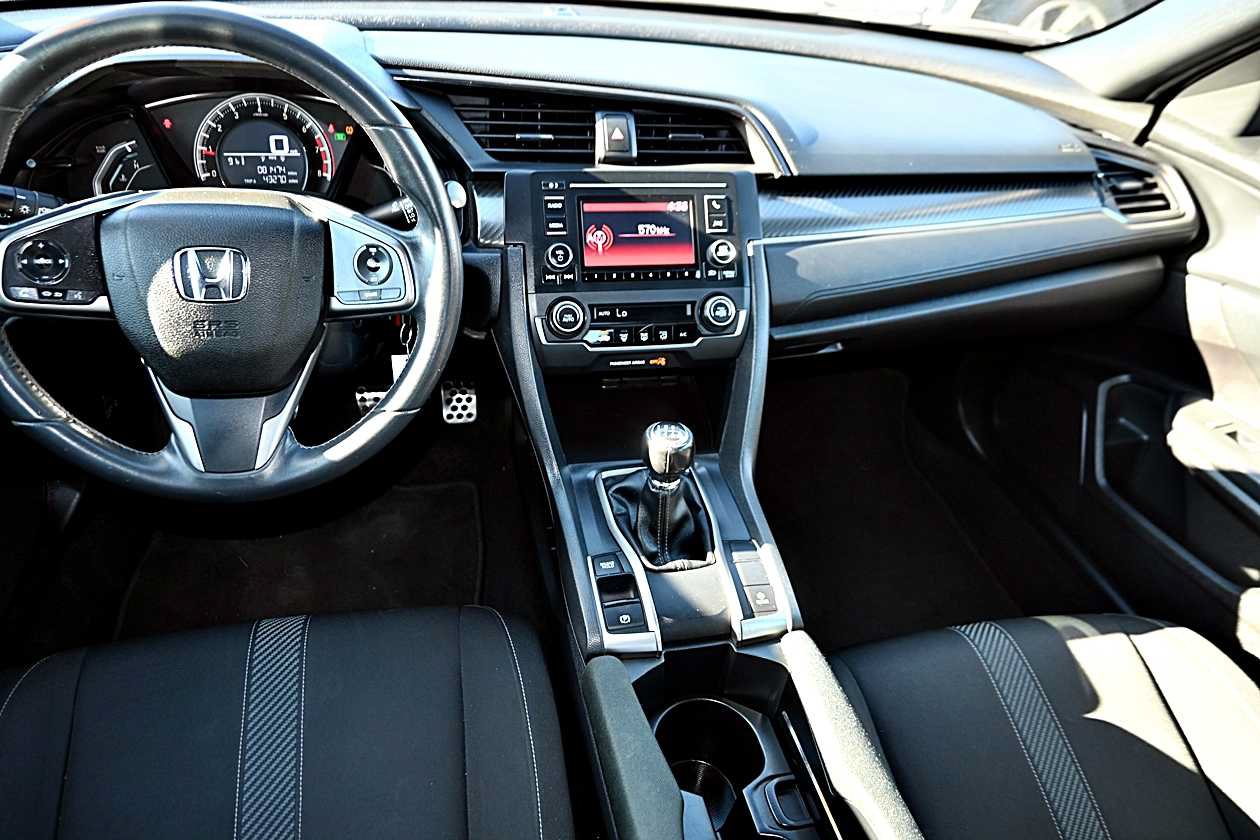 Used 2018 Honda Civic Sport image 13