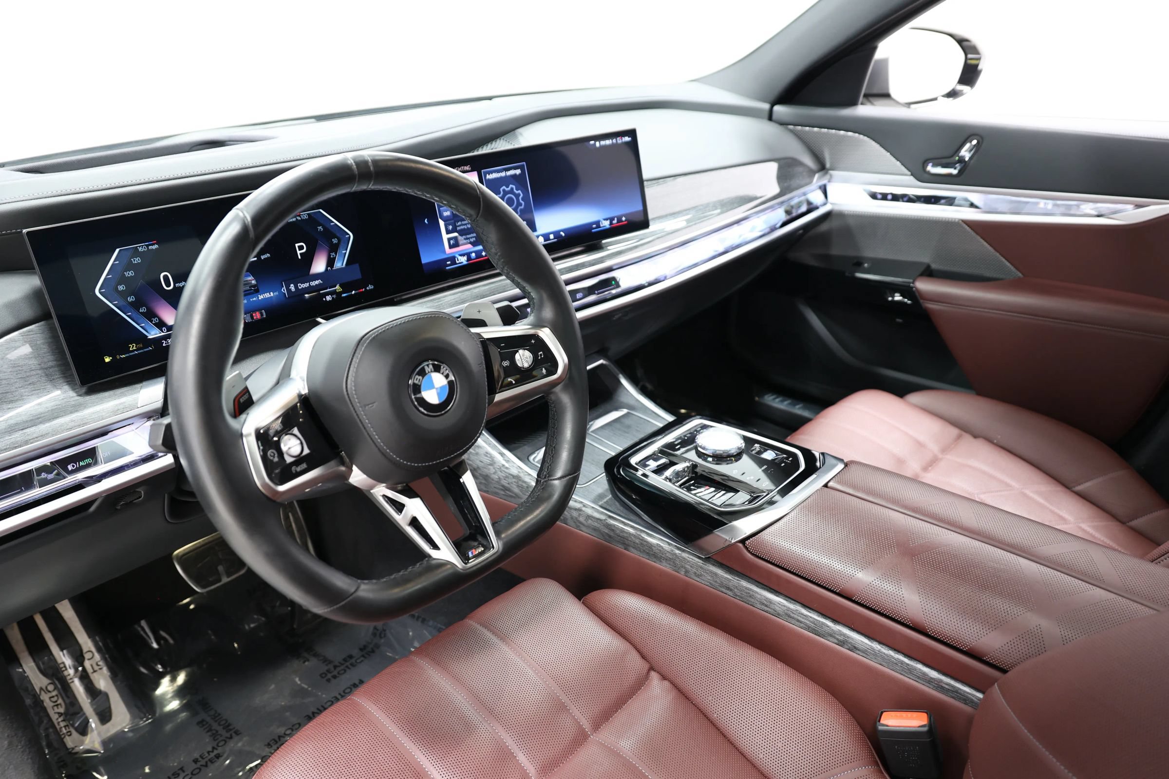 Used 2023 BMW 740i w/ Parking Assistance Package RWD image 19
