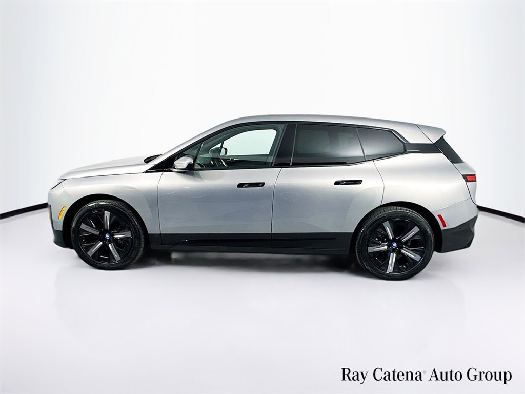 Used 2025 BMW iX xDrive50 w/ Premium Package image 4