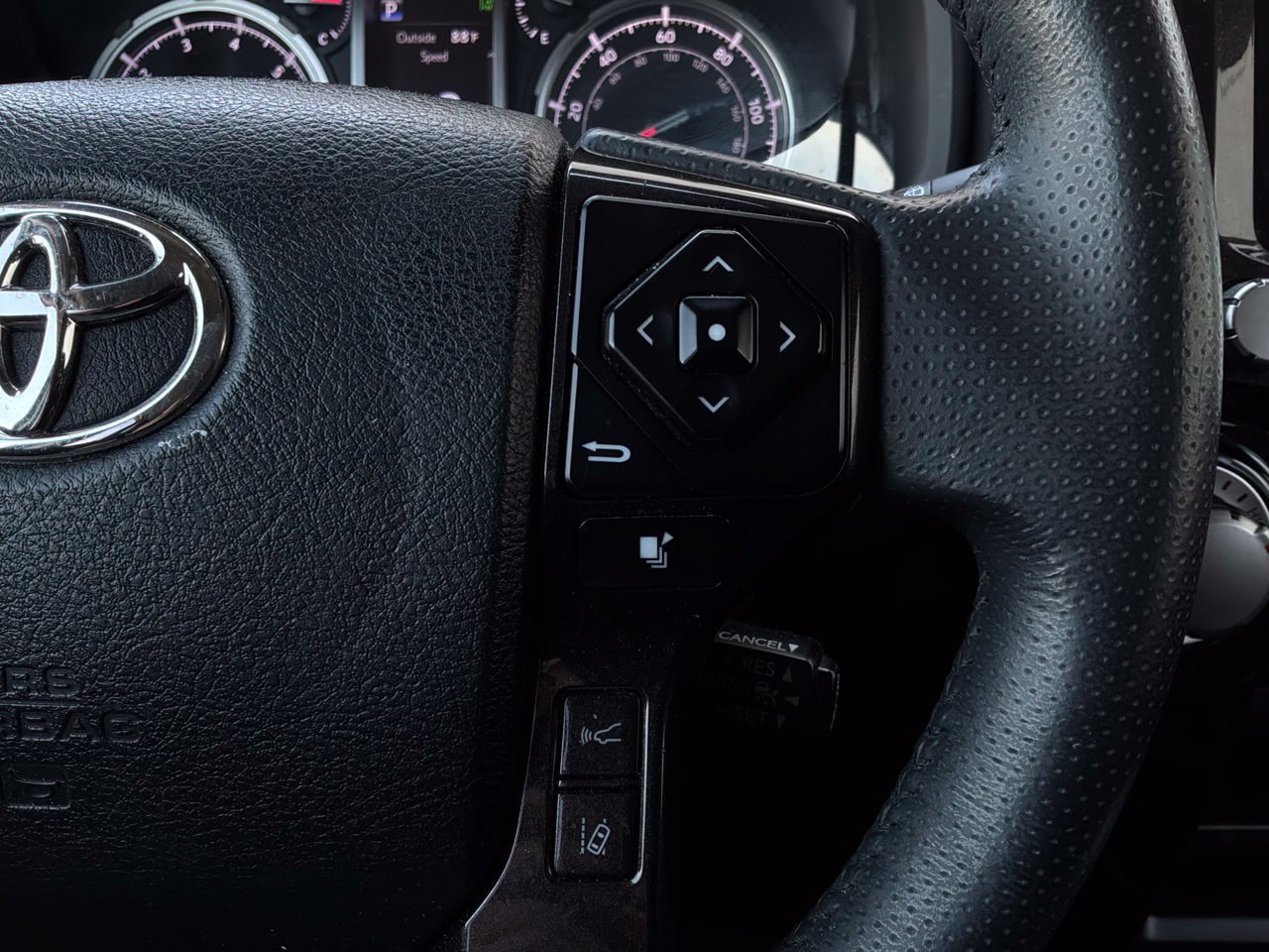 Used 2023 Toyota 4Runner TRD Off-Road AWD/4WD image 40