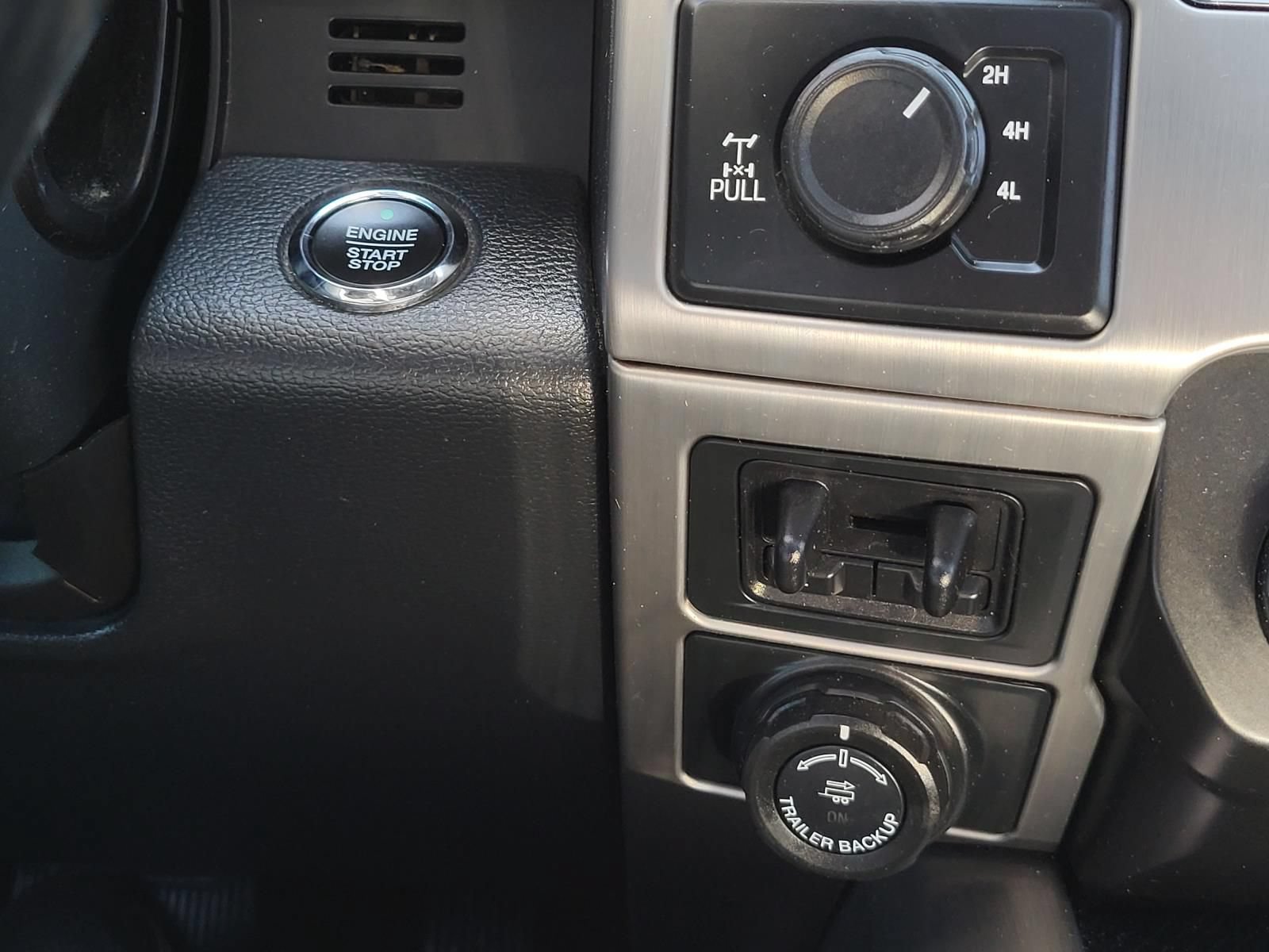 Used 2022 Ford F250 Platinum w/ FX4 Off-Road Package AWD/4WD image 28