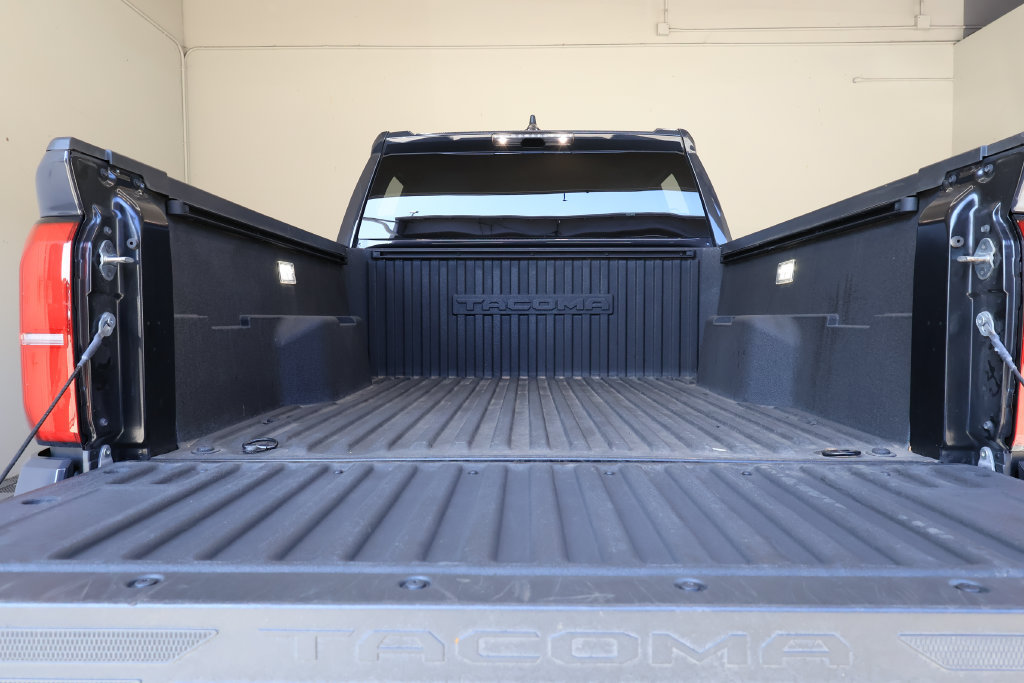 Used 2025 Toyota Tacoma TRD Sport AWD/4WD image 15