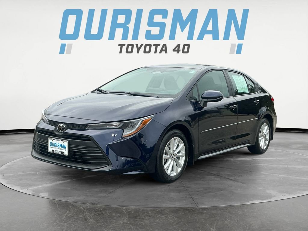 Certified 2025 Toyota Corolla LE image 3