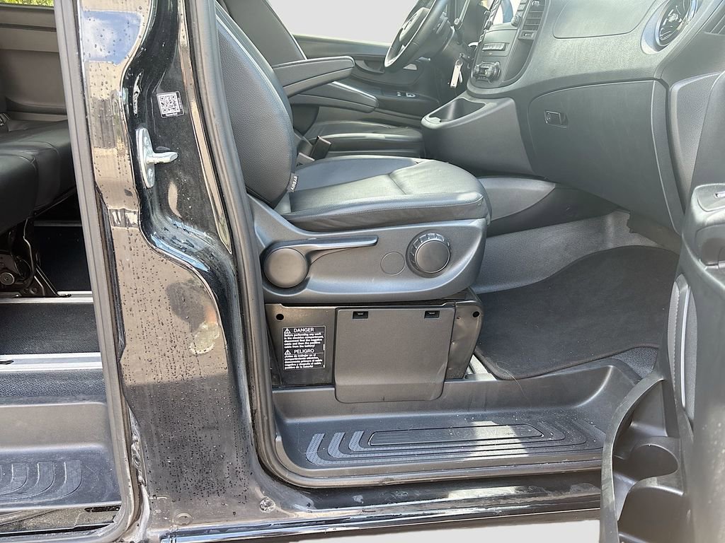 Used 2023 Mercedes-Benz Metris Passenger image 21