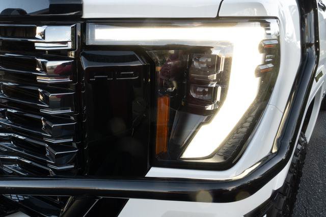 Used 2025 GMC Sierra 2500 Denali Ultimate image 35