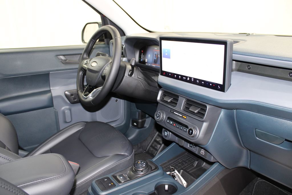 New 2025 Ford Maverick Lariat w/ Black Appearance Package image 32