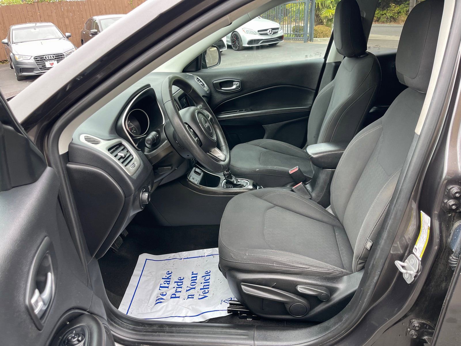 Used 2019 Jeep Compass Sport FWD image 9
