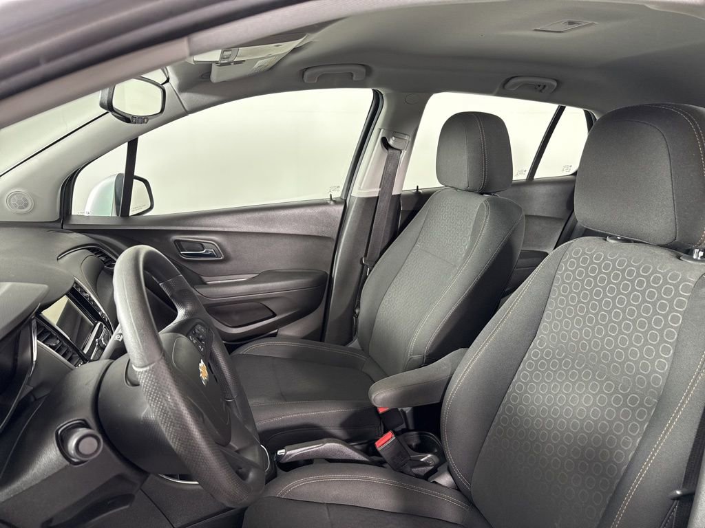 Used 2018 Chevrolet Trax LS image 14