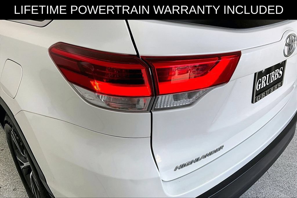 Used 2019 Toyota Highlander LE FWD image 42
