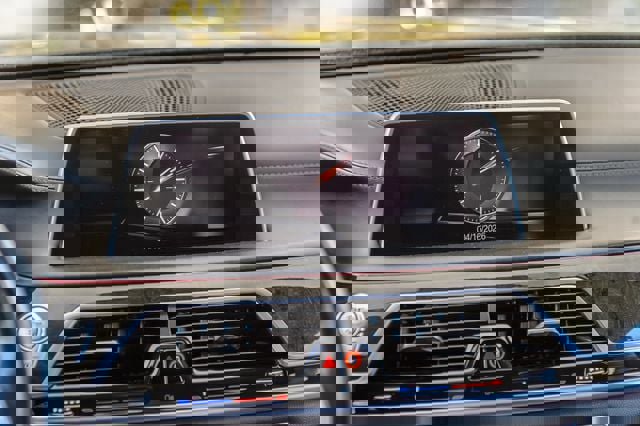 Used 2016 BMW 740i image 28