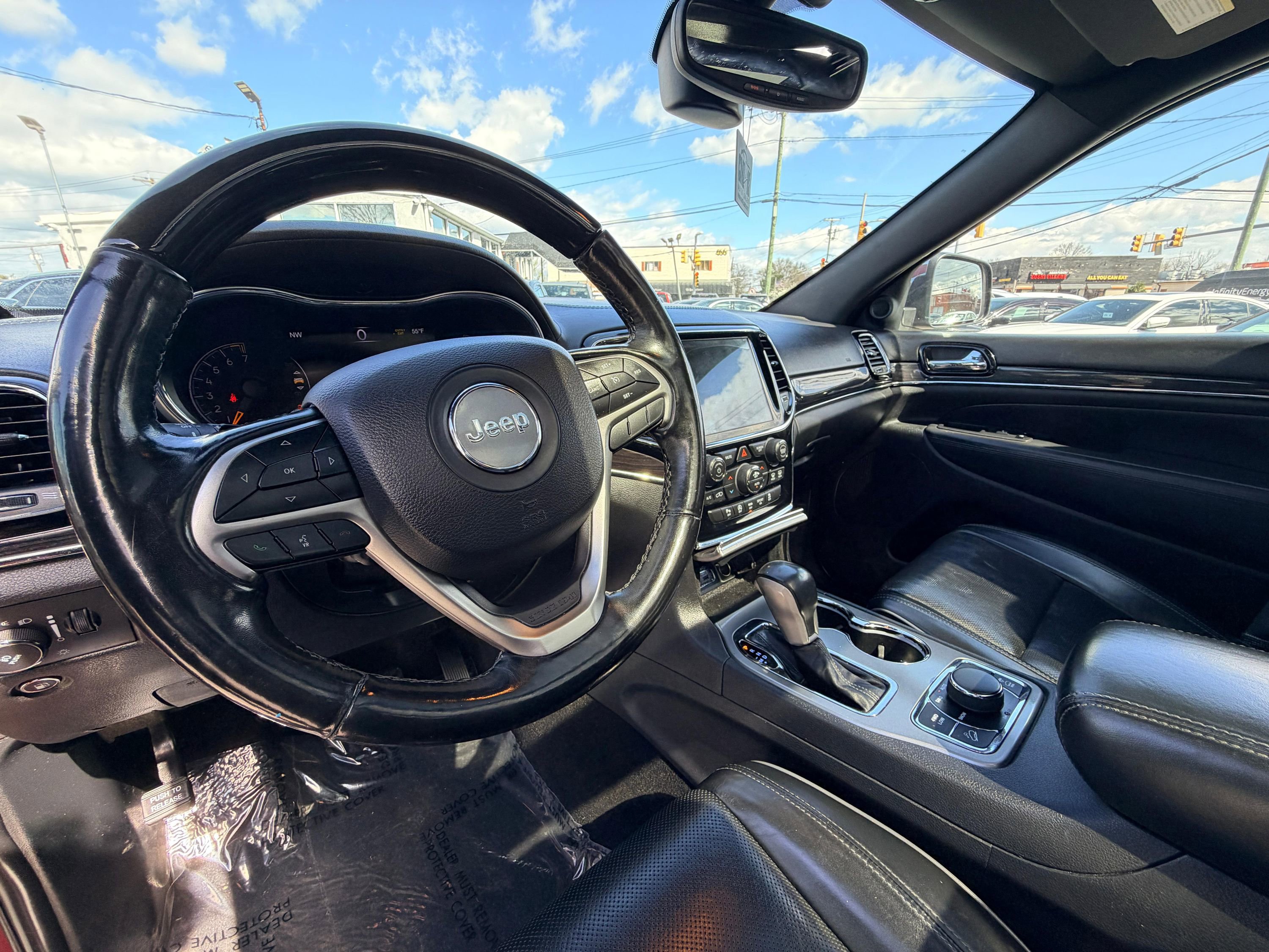 Used 2020 Jeep Grand Cherokee Overland AWD/4WD image 22