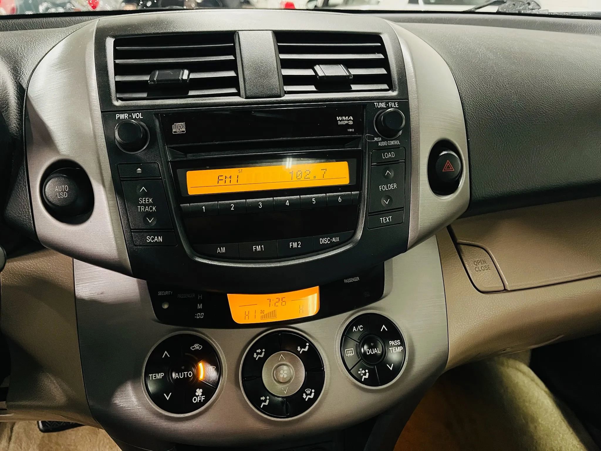 Used 2007 Toyota RAV4 Limited image 19