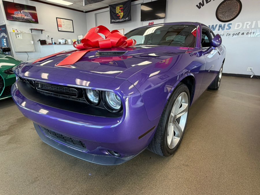 Used 2018 Dodge Challenger SXT w/ Super Sport Group (SS/T) RWD image 13