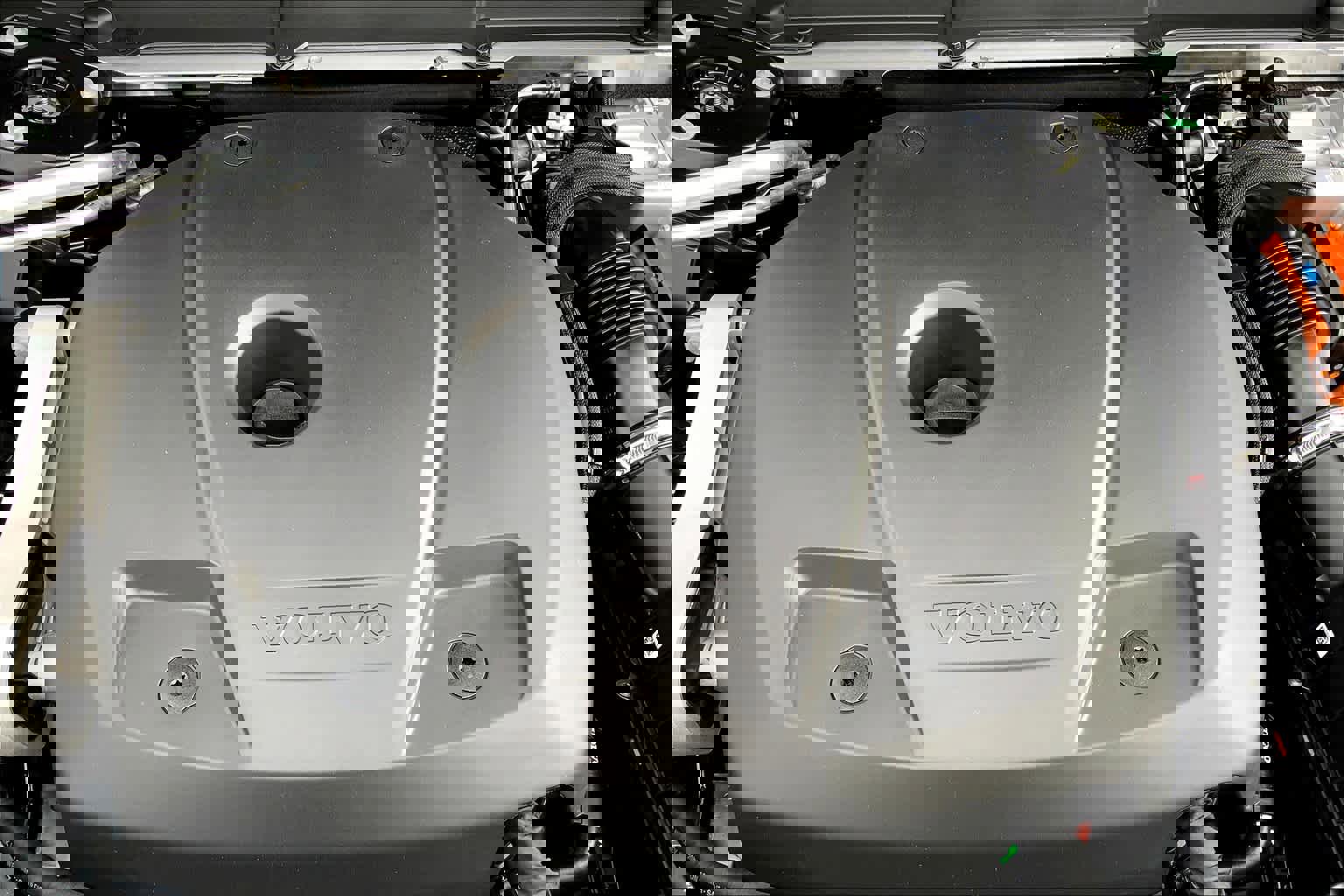 New 2025 Volvo XC60 T8 Plus w/ Protection Package Premier image 15