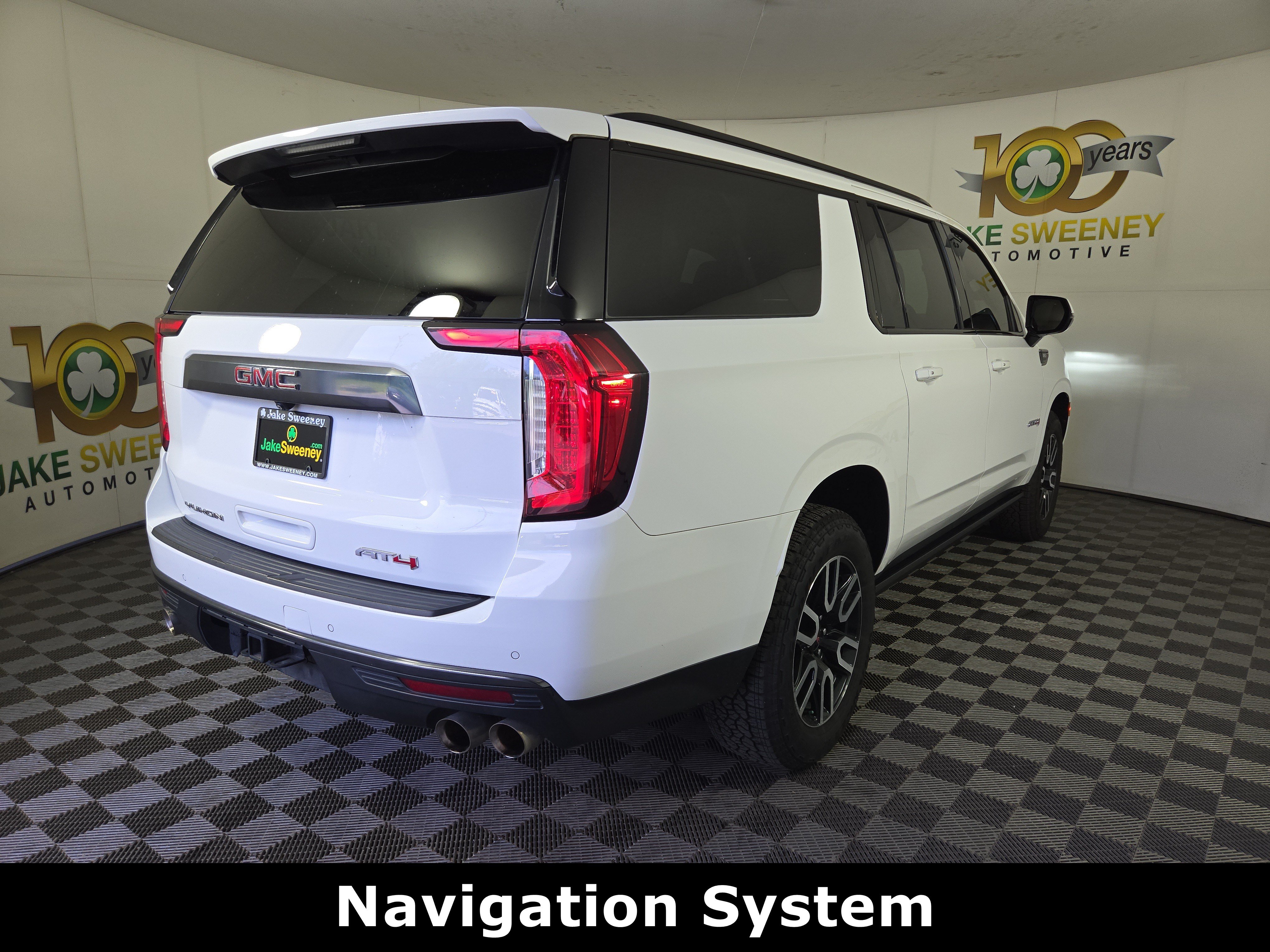 Used 2022 GMC Yukon XL AT4 AWD/4WD image 9