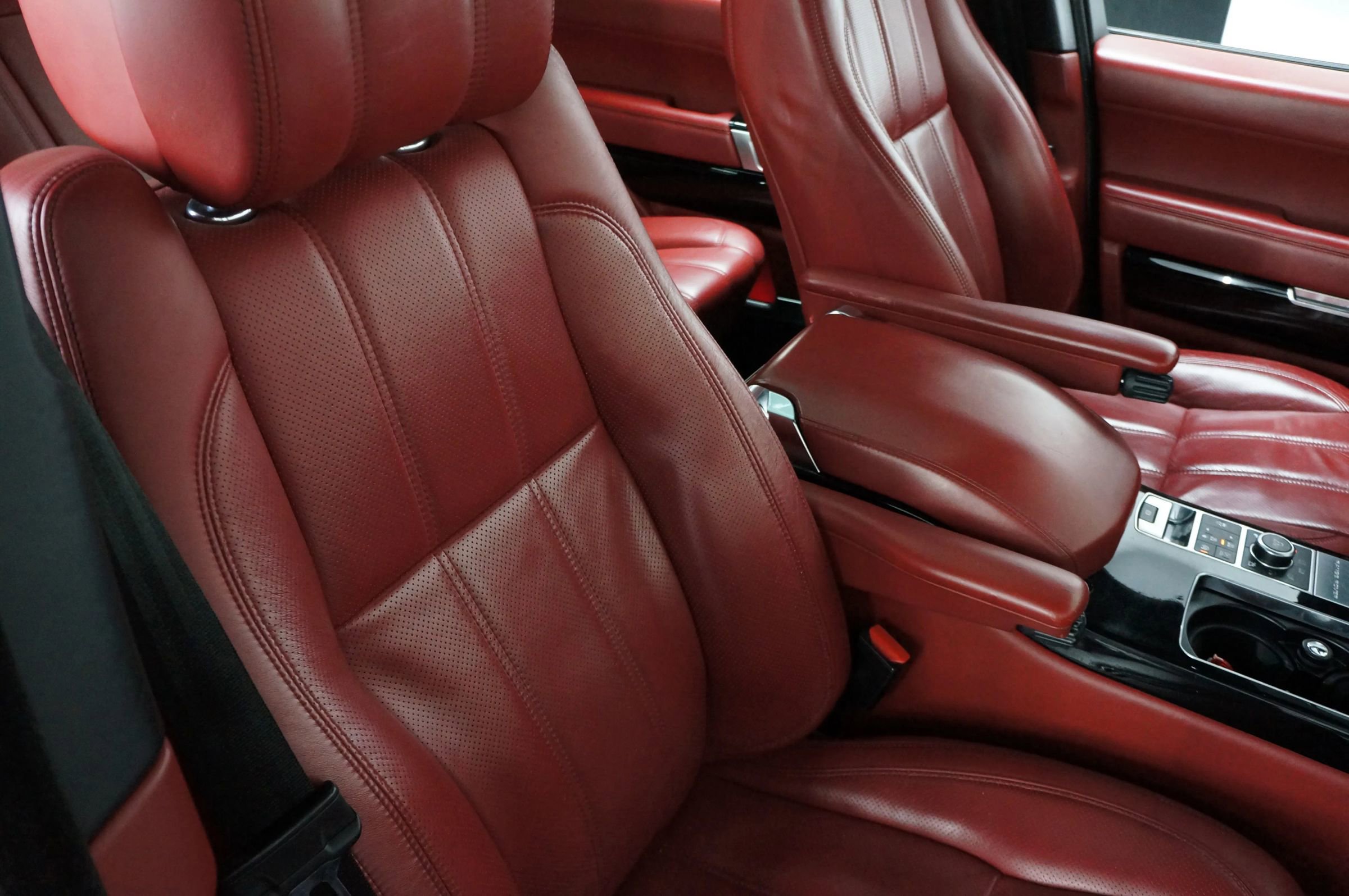 Used 2014 Land Rover Range Rover Autobiography image 35