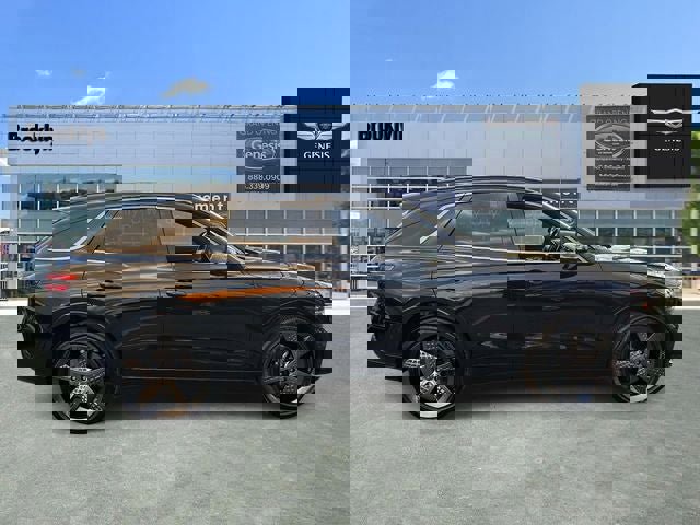 Used 2025 Genesis GV70 3.5T Sport w/ Sport Advanced Package image 2