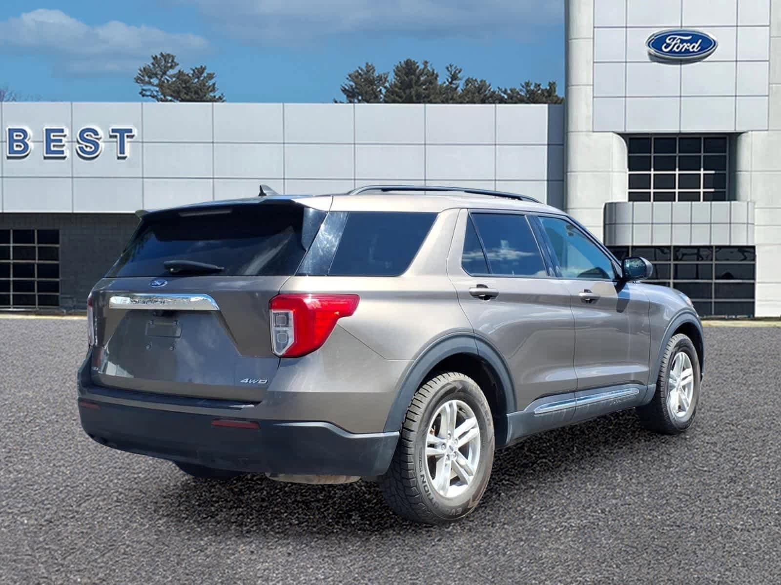 Used 2021 Ford Explorer XLT AWD/4WD image 4