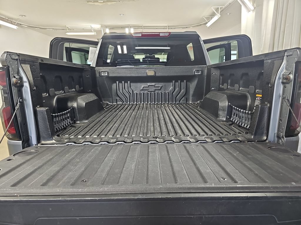 Certified 2022 Chevrolet Silverado 1500 LT AWD/4WD image 15