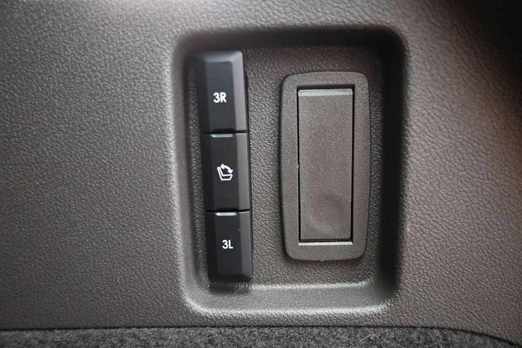 Used 2023 Lincoln Aviator Reserve w/ Equipment Group 201A RWD image 33