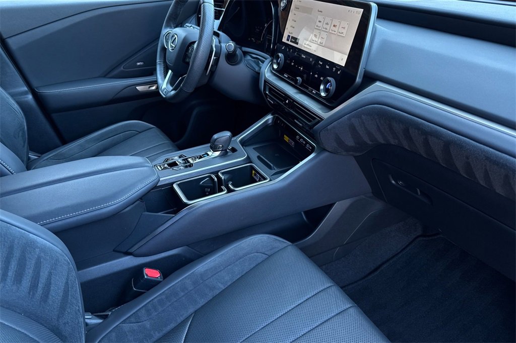 Used 2024 Lexus TX 500h AWD image 19