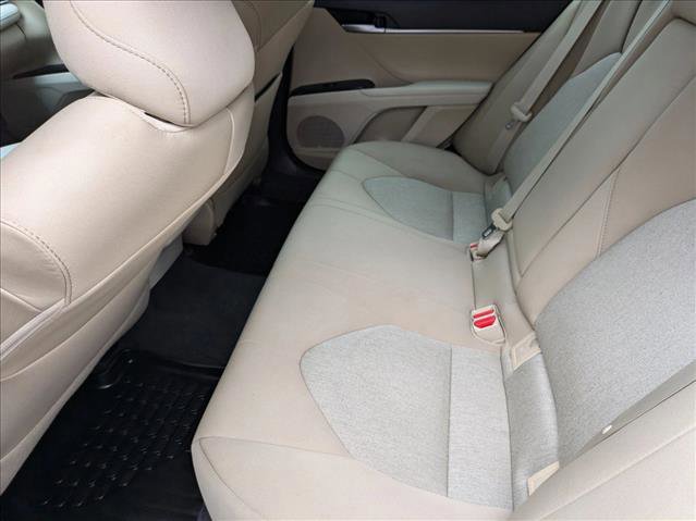 Used 2018 Toyota Camry LE image 17
