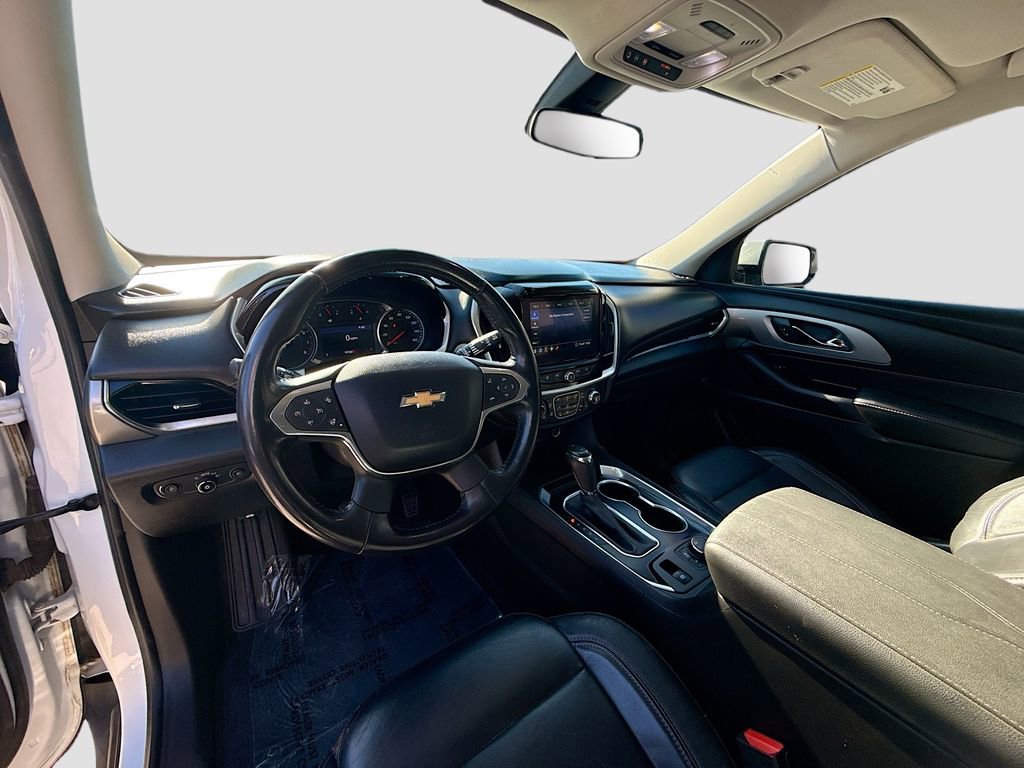 Used 2020 Chevrolet Traverse LT w/ Driver Confidence II Package image 9