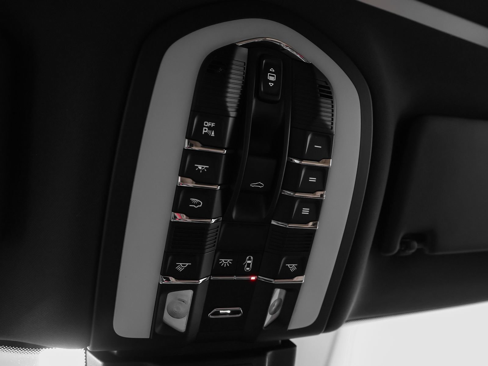 New 2026 Porsche Macan AWD/4WD image 39