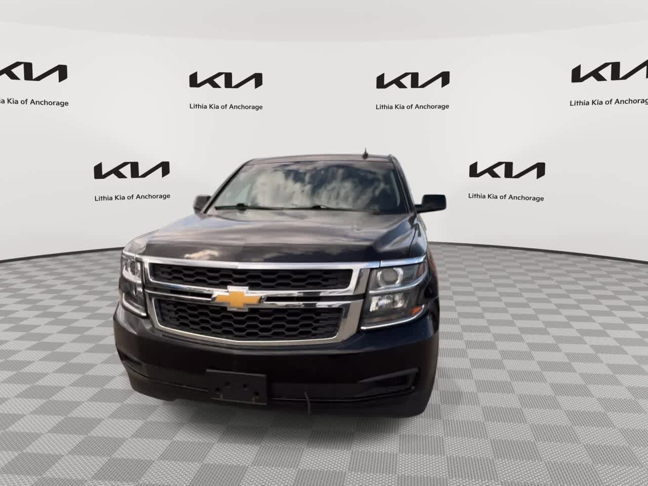 Used 2019 Chevrolet Suburban LT AWD/4WD image 4