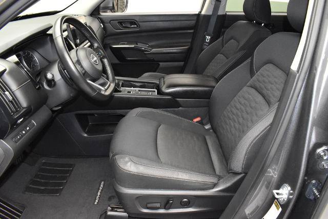 Certified 2025 Nissan Pathfinder SV FWD image 11