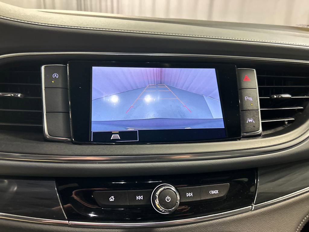 Used 2023 Buick Enclave Essence image 18