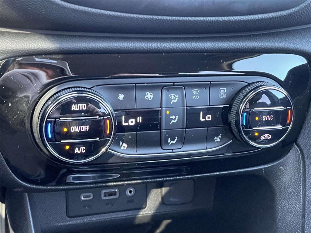 Used 2022 Buick Encore GX Select image 29