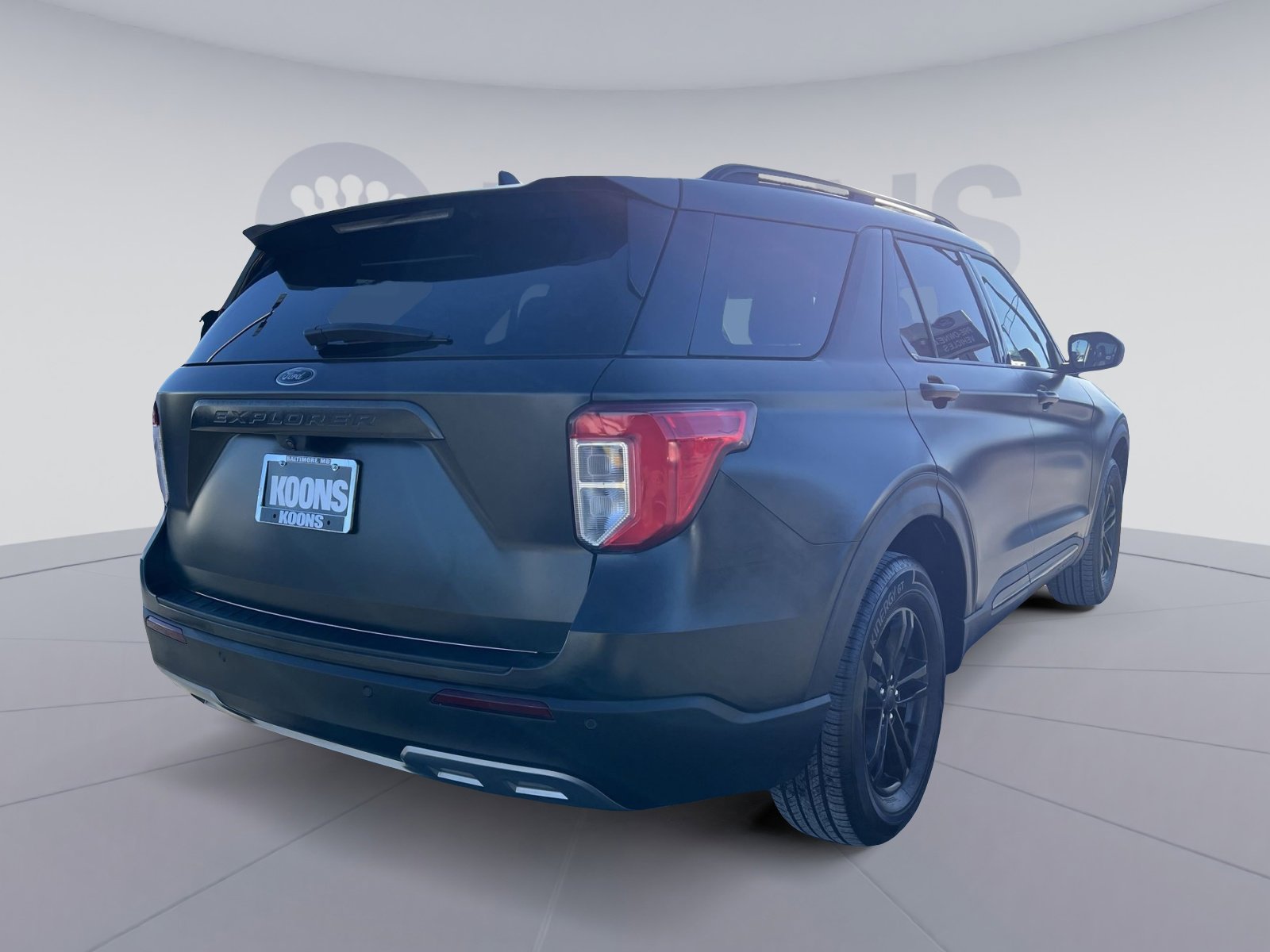 Used 2022 Ford Explorer XLT w/ Equipment Group 202A image 7