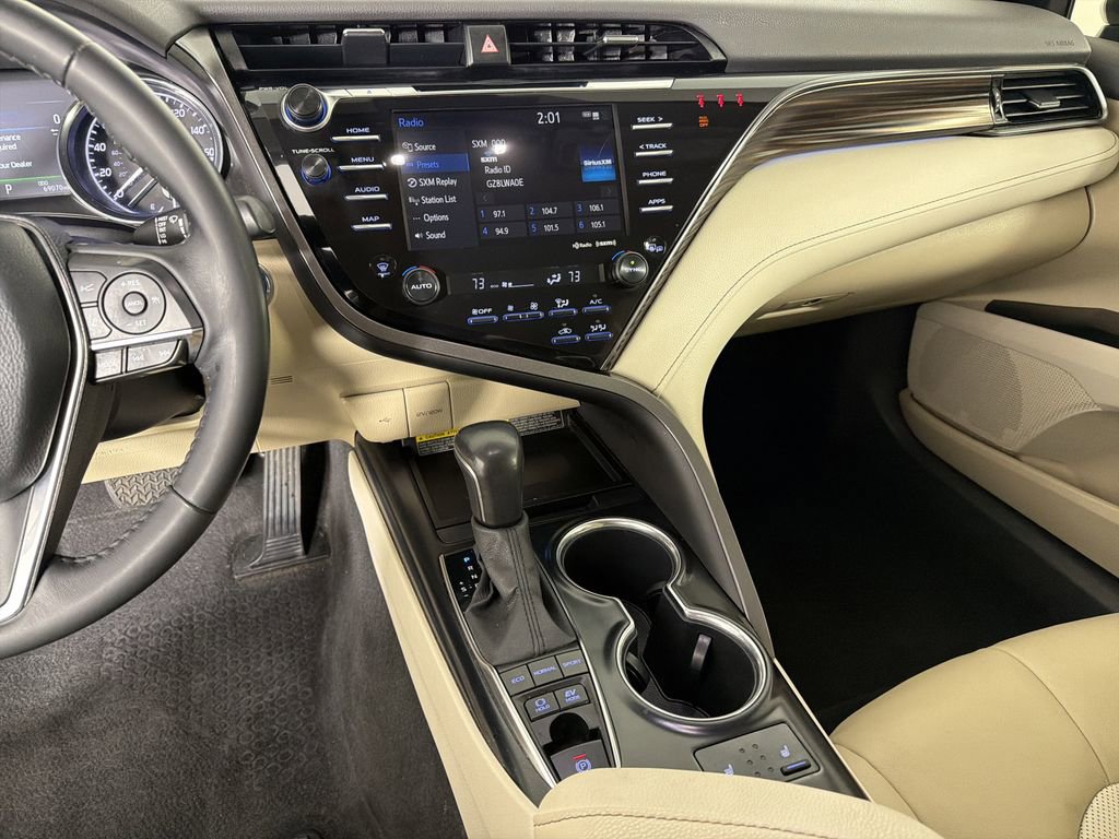 Used 2020 Toyota Camry XLE image 26
