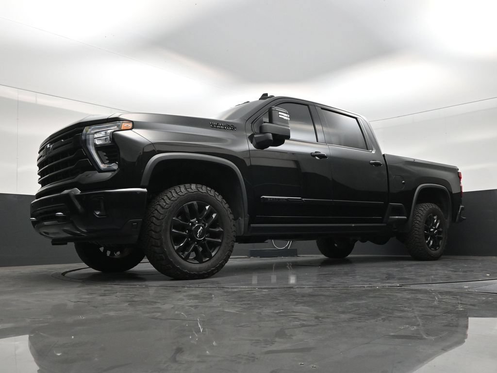 Used 2025 Chevrolet Silverado 2500 High Country w/ High Country Premium Package AWD/4WD image 20