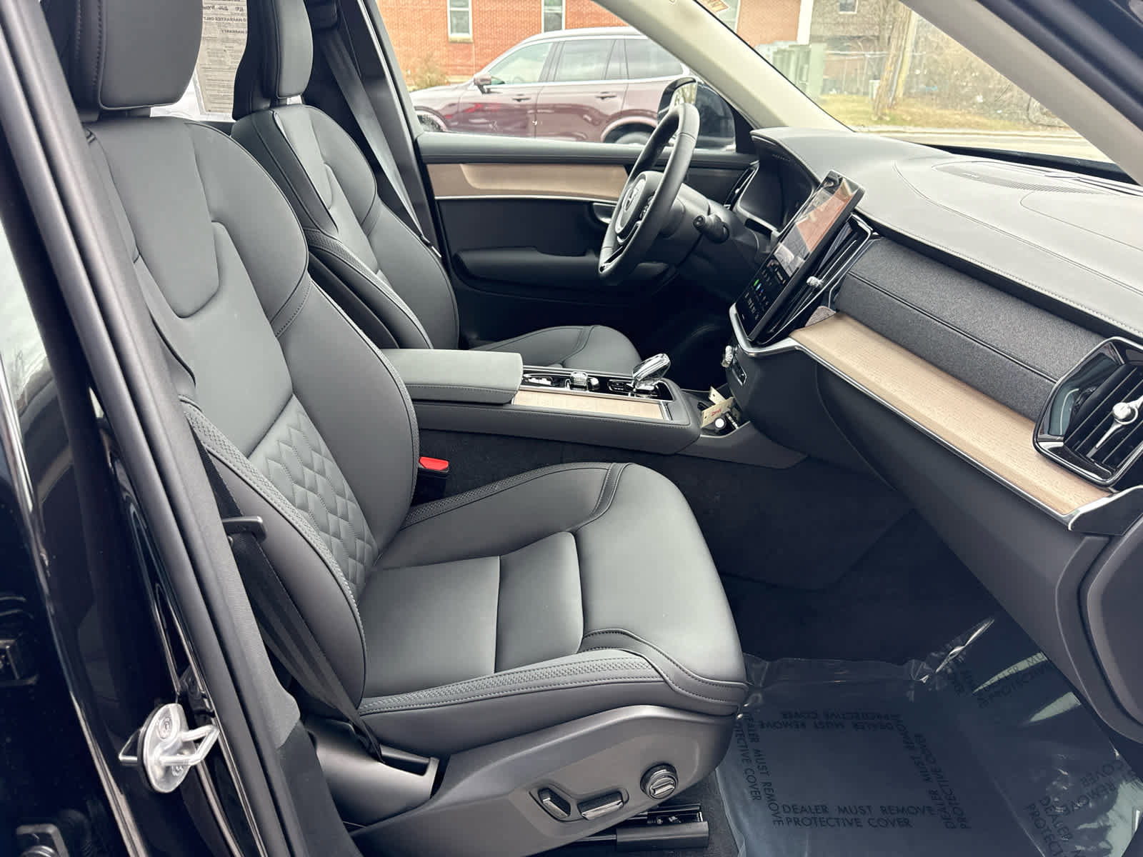Used 2026 Volvo XC90 B6 Plus image 34