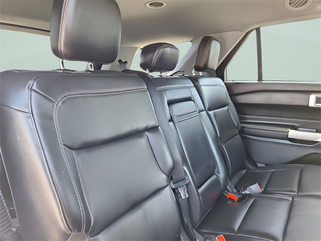 Used 2022 Ford Explorer XLT w/ Equipment Group 202A image 28