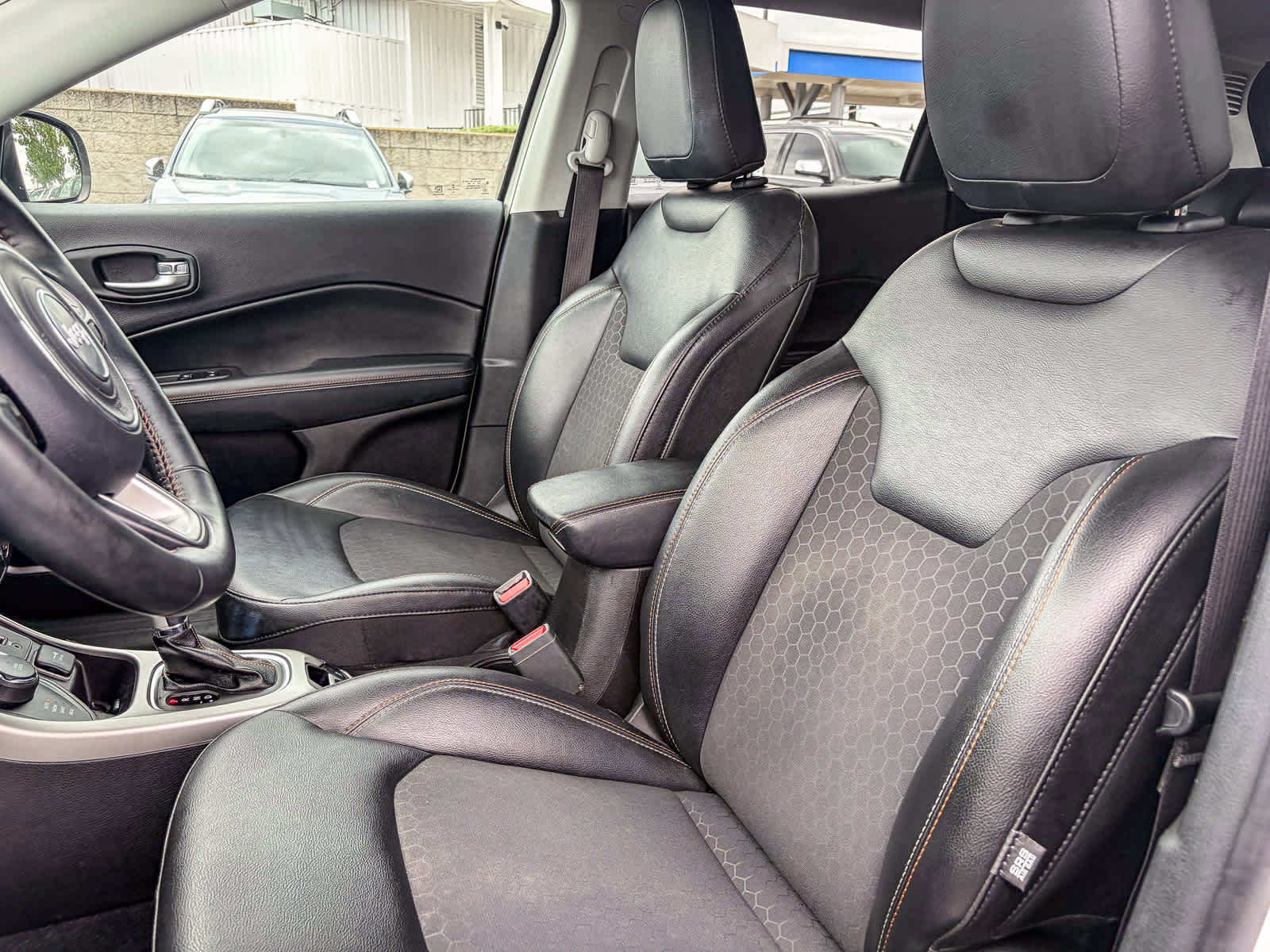 Used 2018 Jeep Compass Latitude AWD/4WD image 16