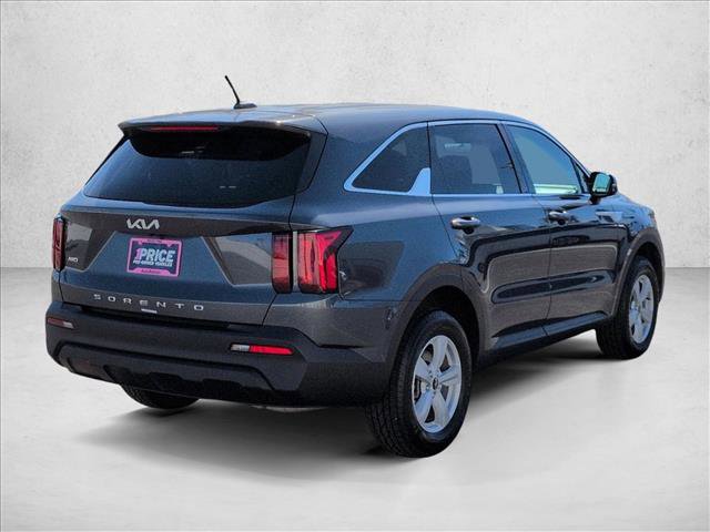 Used 2022 Kia Sorento LX image 5