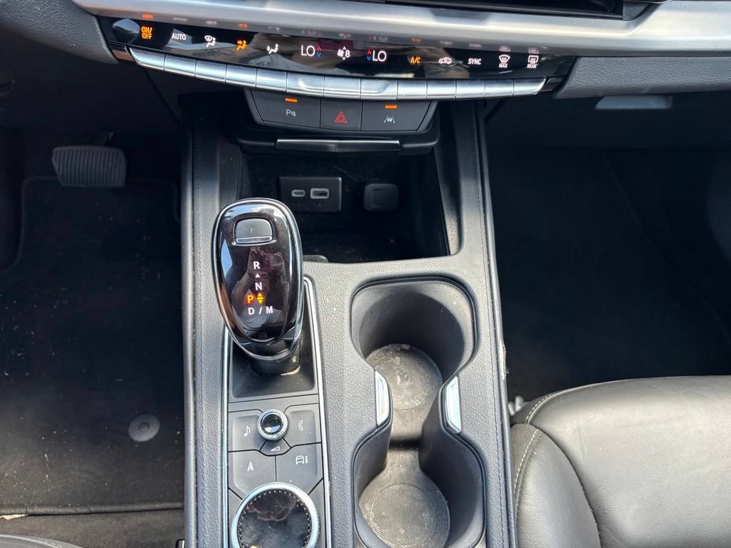 Used 2025 Cadillac XT4 Premium Luxury FWD image 33