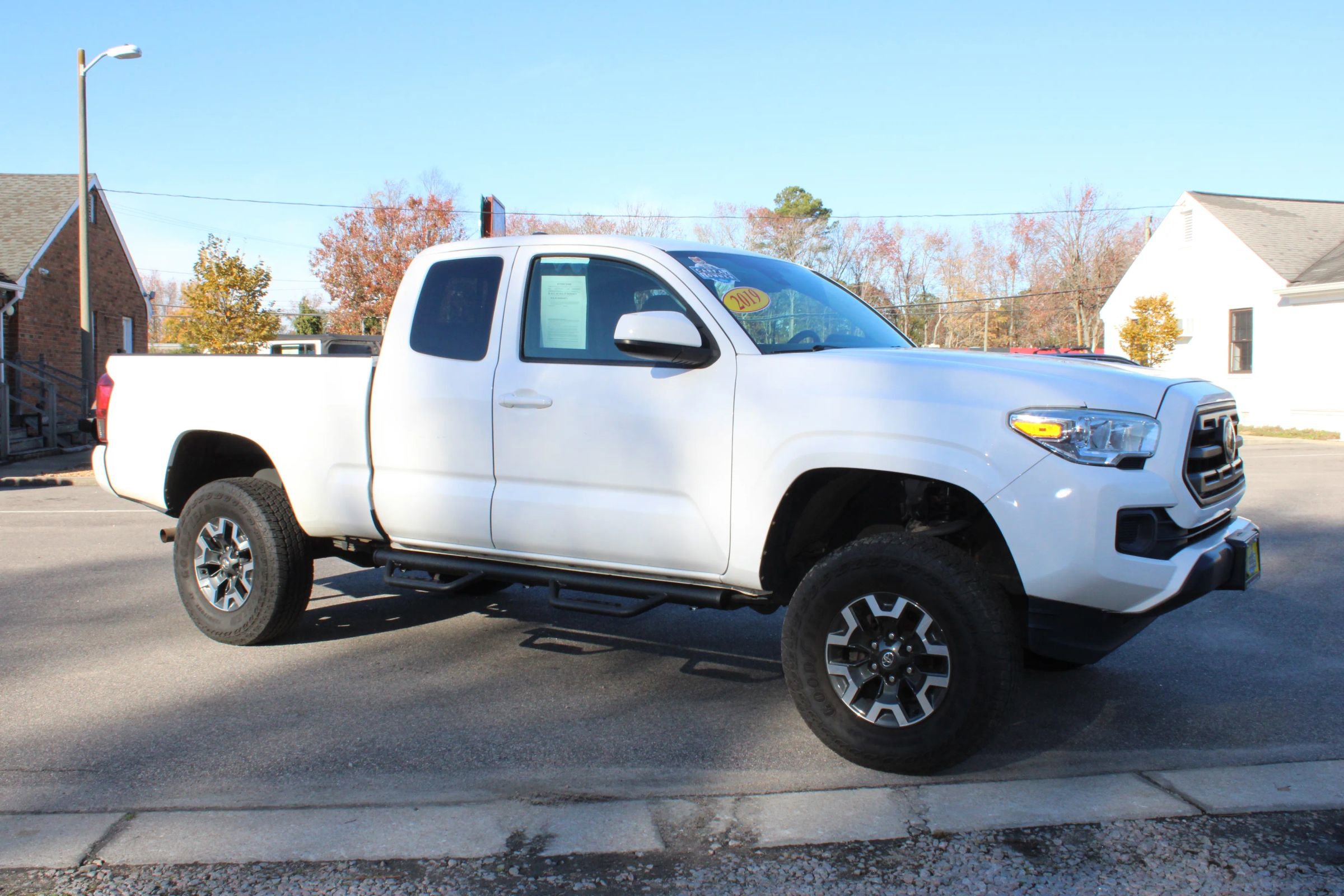 Used 2019 Toyota Tacoma SR w/ SR Convenience Package image 10