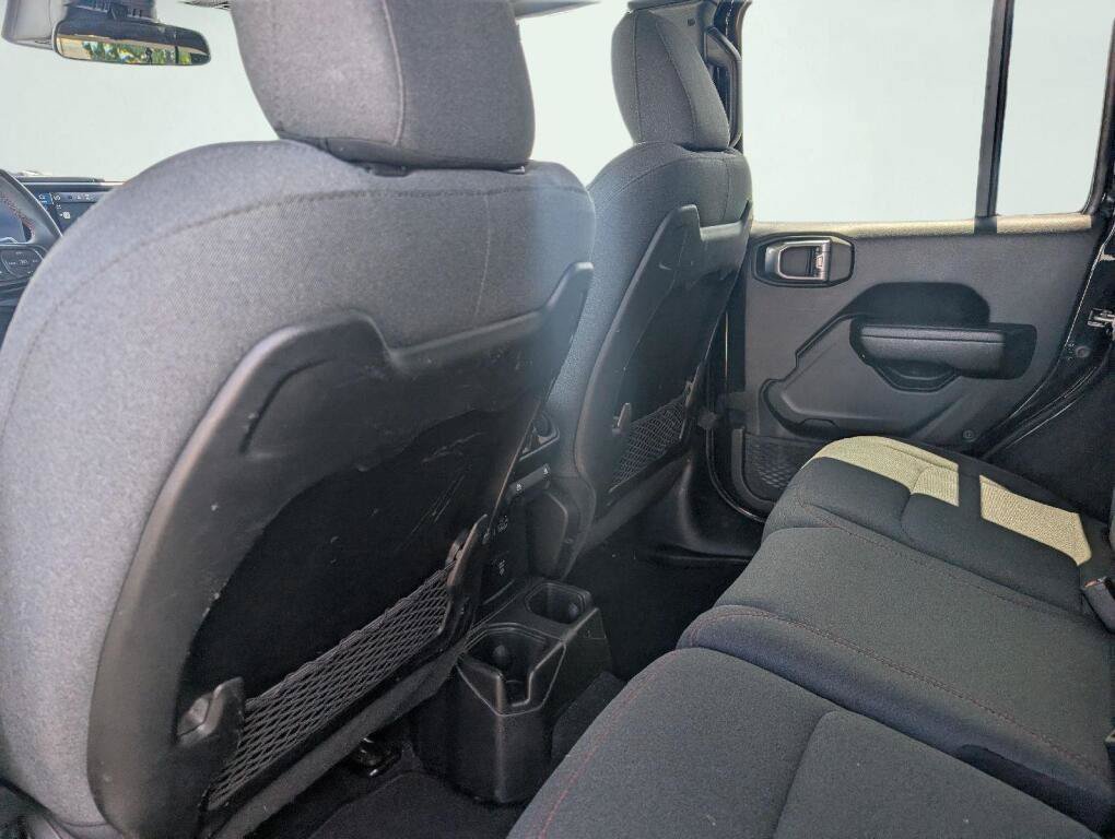 Used 2024 Jeep Wrangler Unlimited Rubicon AWD/4WD image 18
