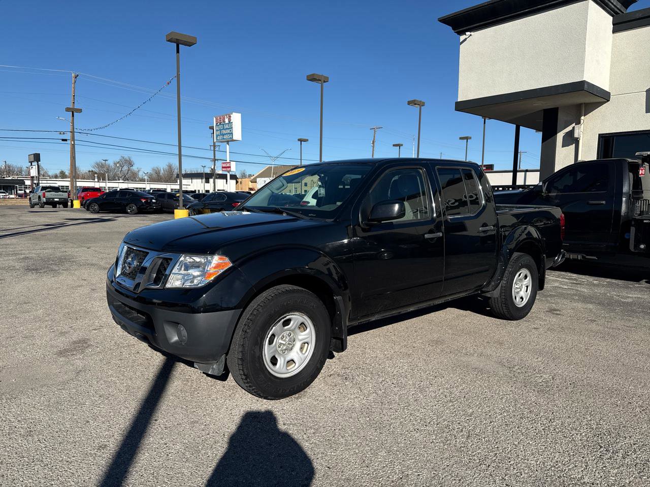 Used 2019 Nissan Frontier S image 2