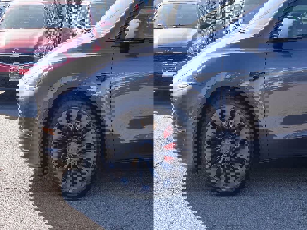 Used 2022 Tesla Model Y Performance image 9