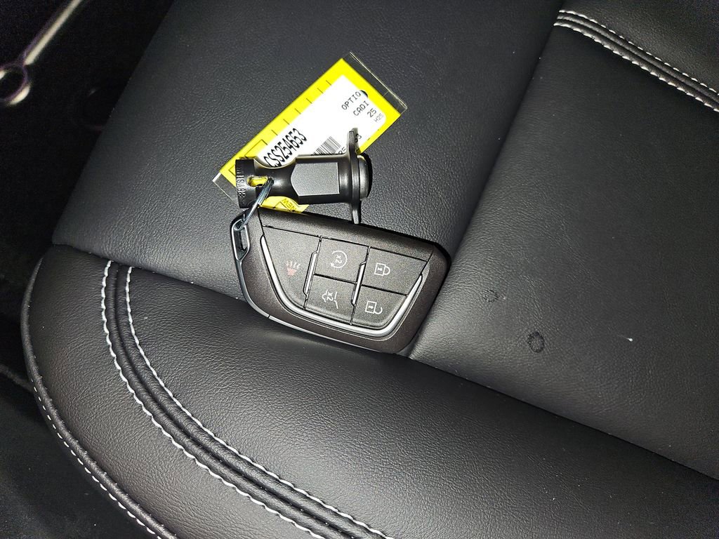 New 2025 Cadillac Optiq Sport 1 image 27