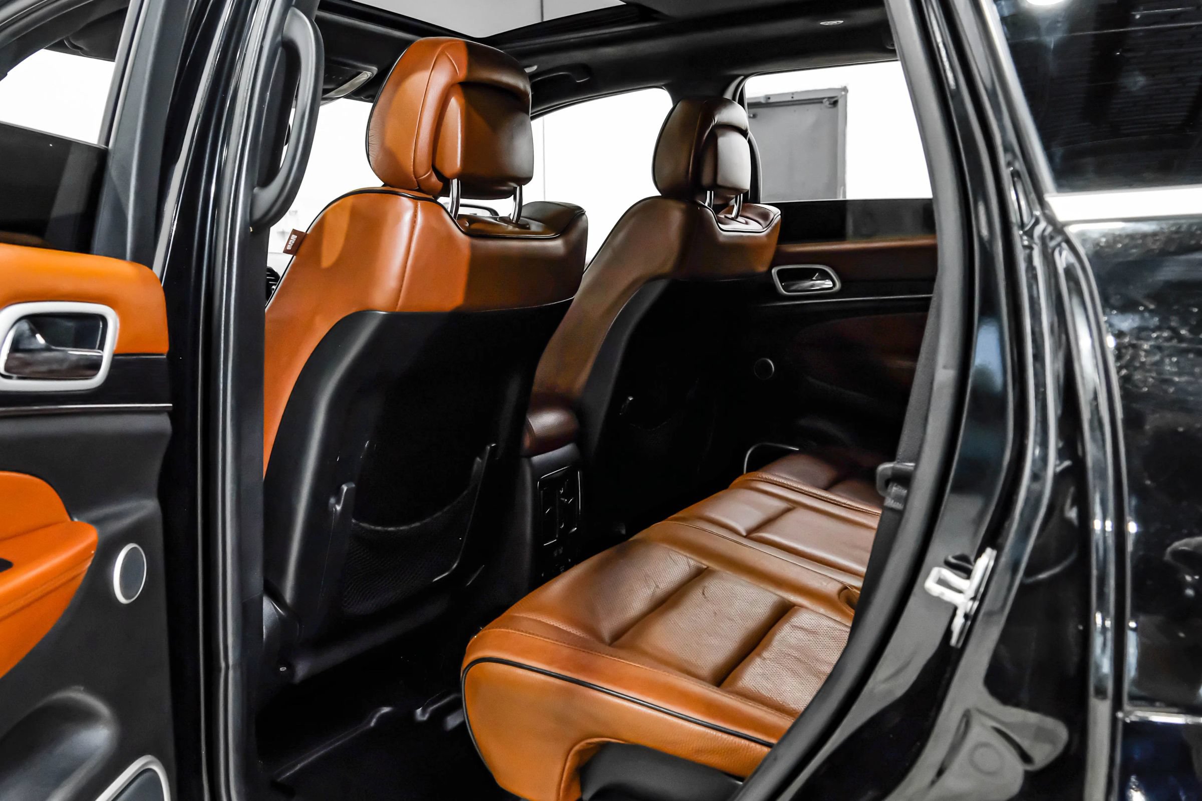 Used 2019 Jeep Grand Cherokee Summit w/ Platinum Series Group AWD/4WD image 50