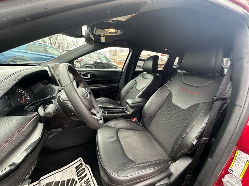 Used 2025 Jeep Compass Trailhawk AWD/4WD image 7