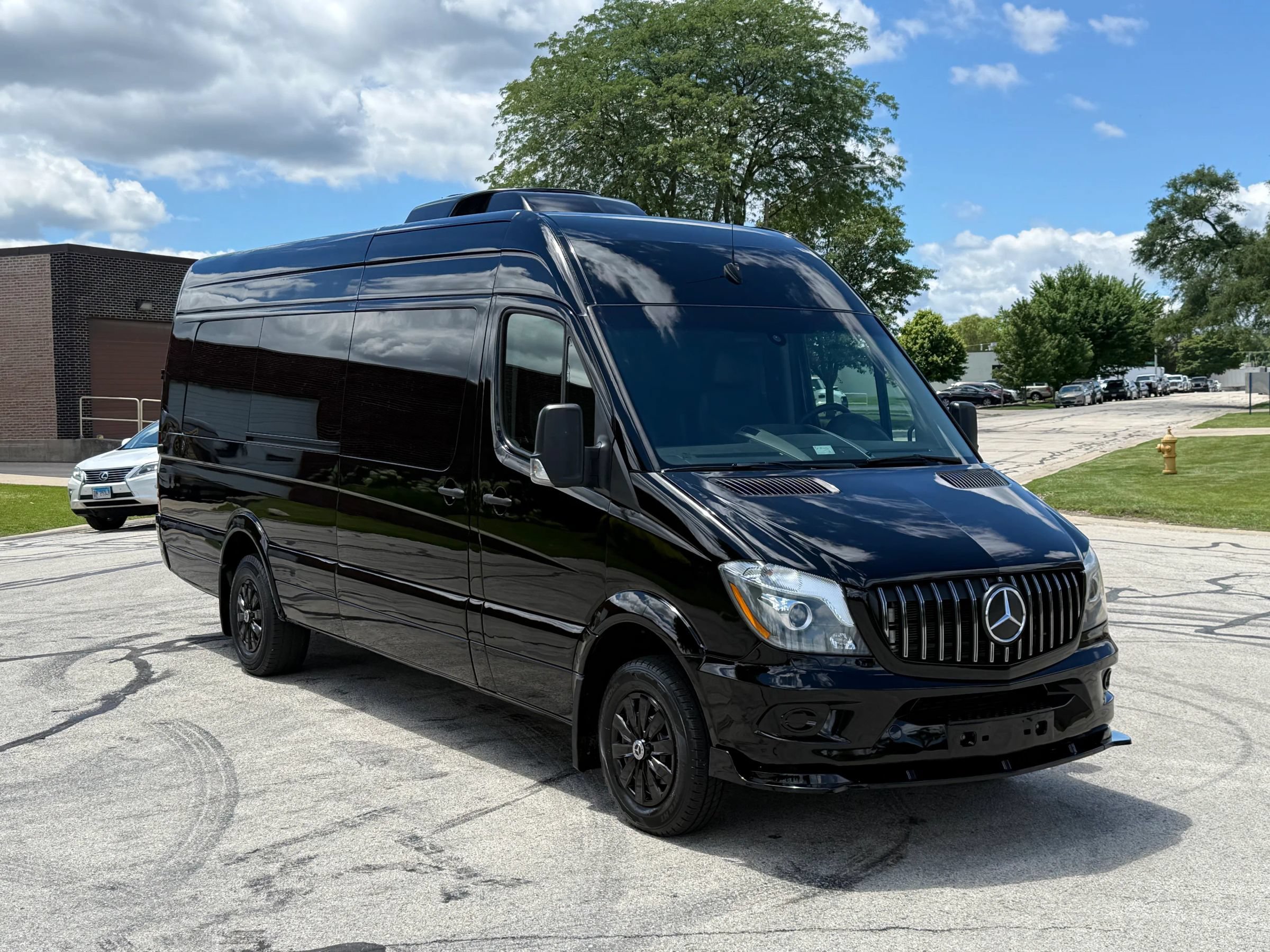 Used 2017 Mercedes-Benz Sprinter 3500 image 1